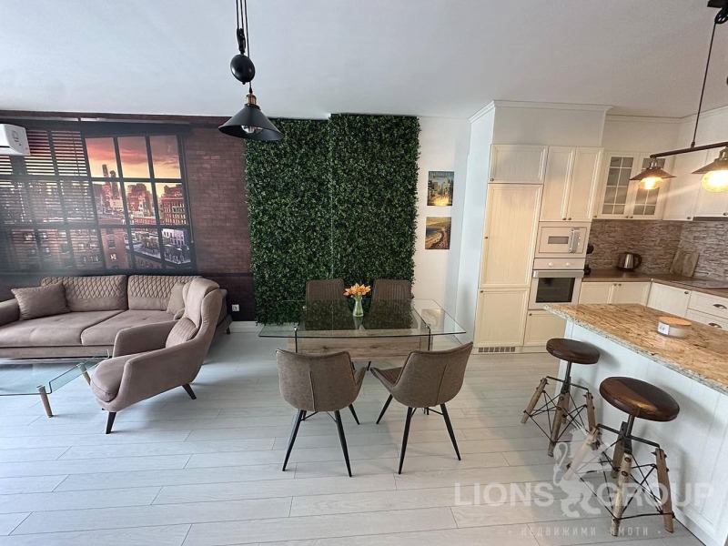 Продава 3-СТАЕН в град Варна, Център - 137 кв.м / 549 900 € » 1 075 510.92 лв., ЛАЙЪНС ГРУП