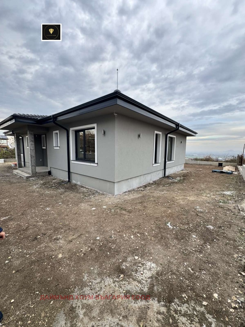 Продава КЪЩА, с. Марково, област Пловдив, снимка 2 - Къщи - 52628711