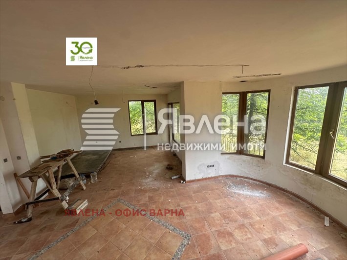 Продава КЪЩА, с. Аврен, област Варна