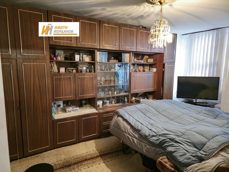 Продава 3-СТАЕН, гр. Велико Търново, Колю Фичето, снимка 1 - Aпартаменти - 49528643