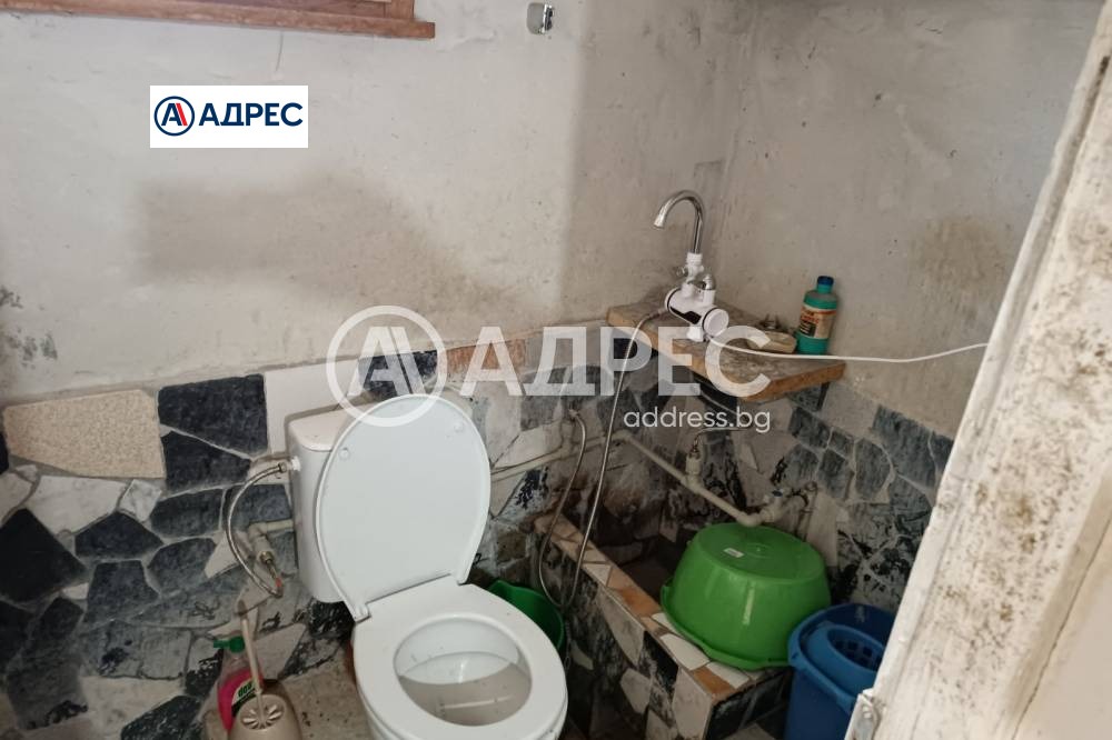 Продава КЪЩА, с. Топчии, област Разград, снимка 9 - Къщи - 54360866
