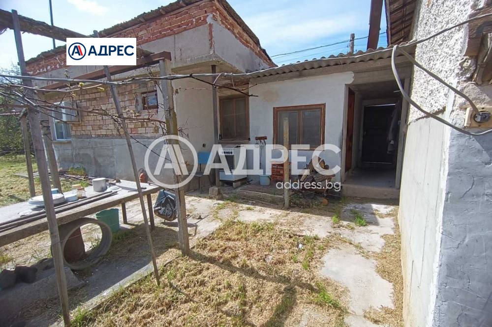 Продава КЪЩА, с. Топчии, област Разград, снимка 2 - Къщи - 54360866