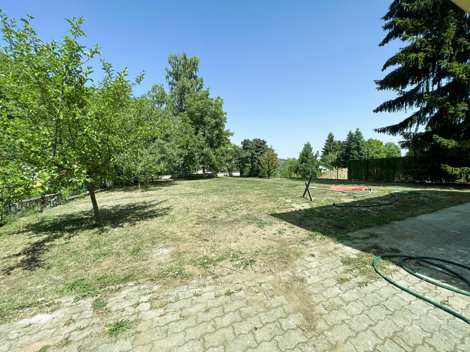 Продава КЪЩА, гр. София, с. Бистрица