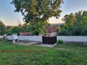 House Slivek, region Lovech 8