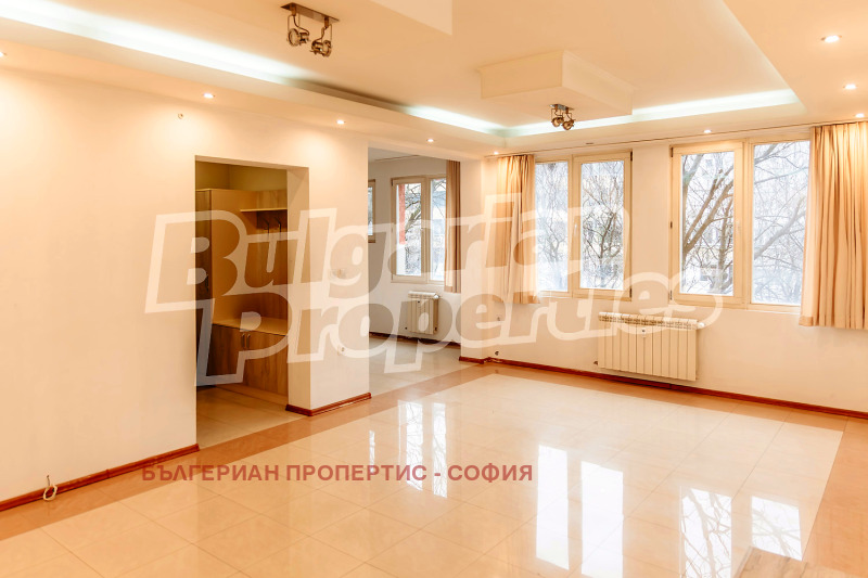 Продава 3-СТАЕН, гр. София, Лагера, снимка 3 - Апартаменти - 53229641
