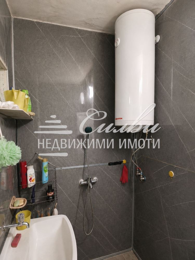 Продава ЕТАЖ ОТ КЪЩА, гр. Шумен, Гривица, снимка 7 - Етаж от къща - 55357208