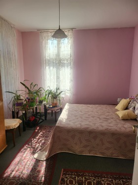 1 chambre Idealen tsentar, Pleven 14