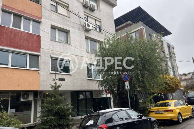 Продава МНОГОСТАЕН, гр. София, Борово, снимка 3 - Aпартаменти - 47968144