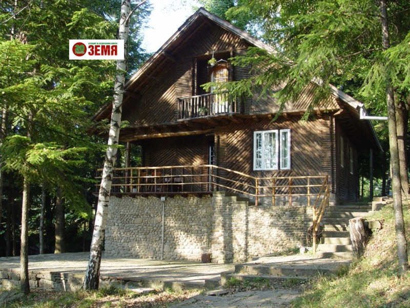 Продава КЪЩА в град Габрово, Център - 115 кв.м / 80 000 € » 156 466.40 лв., ЗЕМЯ