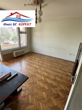 Продава  3-стаен, град София