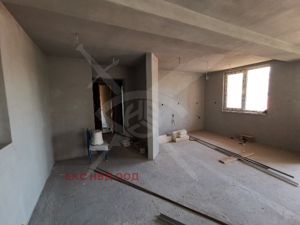 Продается  2 спальни область Пловдив , Карлово , 131 кв.м | 94909657 - изображение [2]