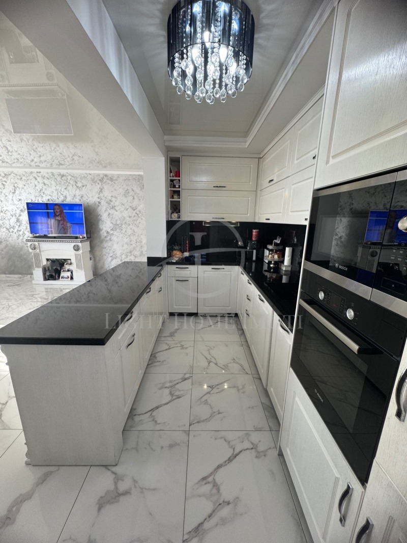 Продава МНОГОСТАЕН, гр. Пловдив, Остромила, снимка 3 - Апартаменти - 52524764