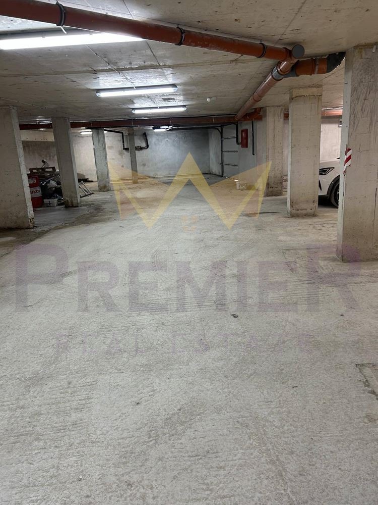 Продава ГАРАЖ, ПАРКОМЯСТО, гр. Варна, Бриз, снимка 2 - Гаражи и паркоместа - 53678014