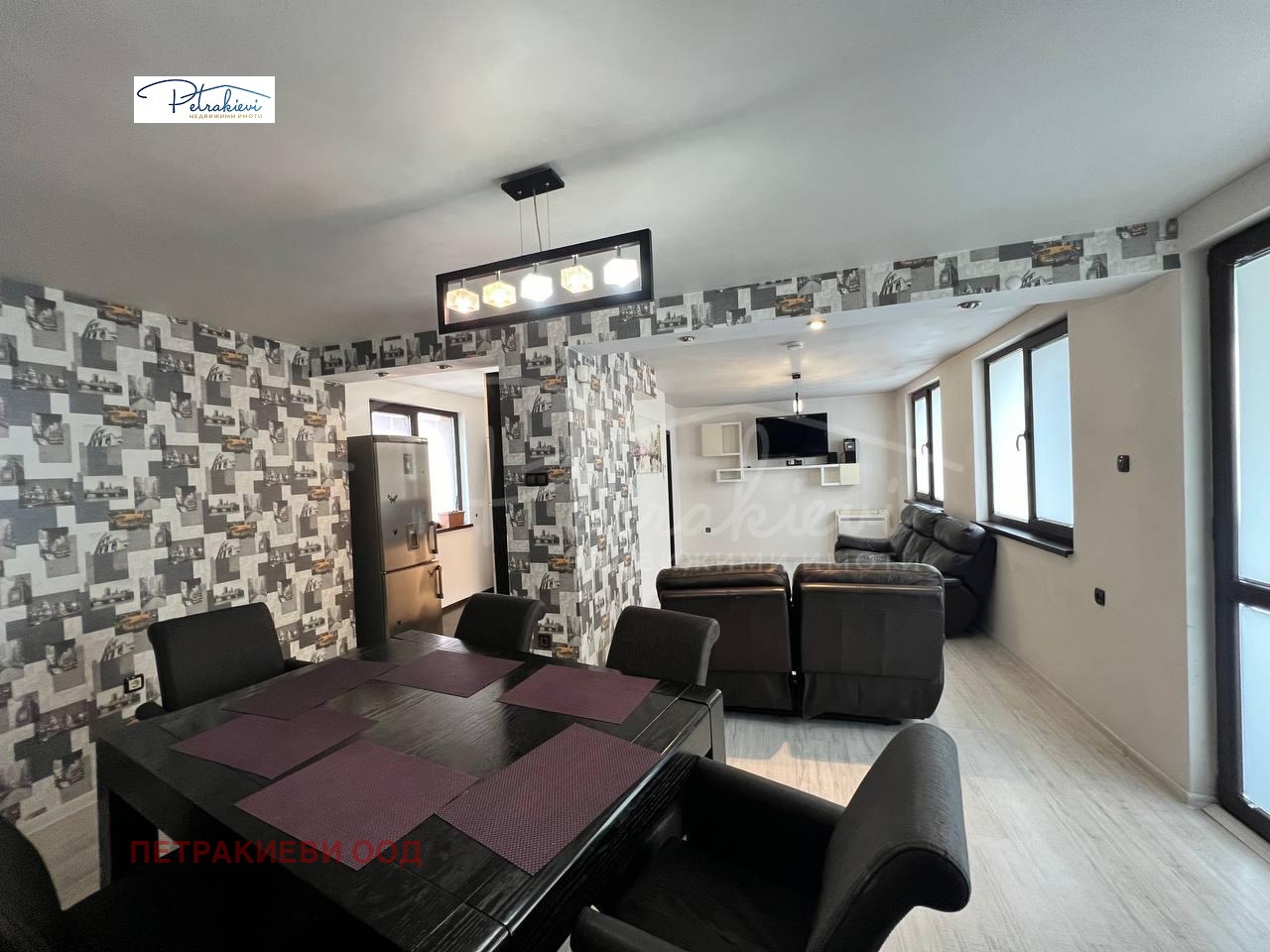 Продава 3-СТАЕН, гр. Бургас, Център, снимка 2 - Апартаменти - 48947527