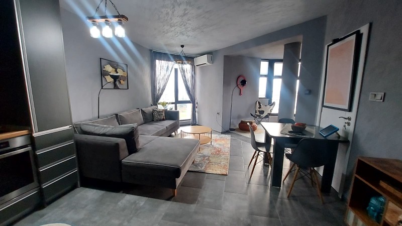 Продава 3-СТАЕН в град Хасково, Любен Каравелов - 91 кв.м / 223 000 € » 436 150.09 лв., ИМОТИ-МИРА