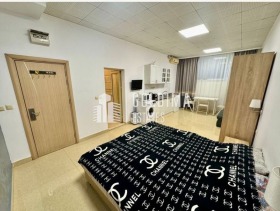 Te koop Studio