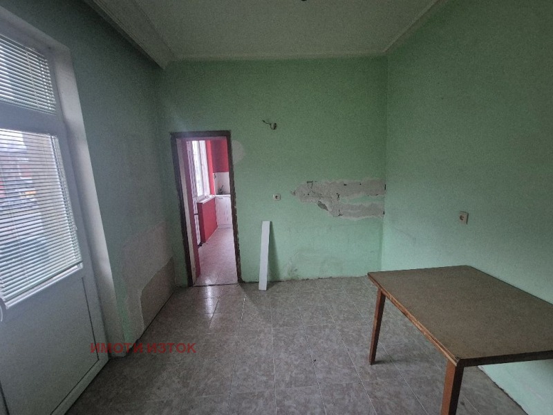 Продава 3-СТАЕН, гр. Перник, Изток, снимка 12 - Апартаменти - 53274043