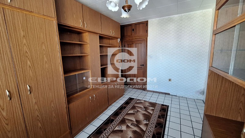 Продава 4-СТАЕН, гр. Казанлък, област Стара Загора, снимка 2 - Апартаменти - 53147410