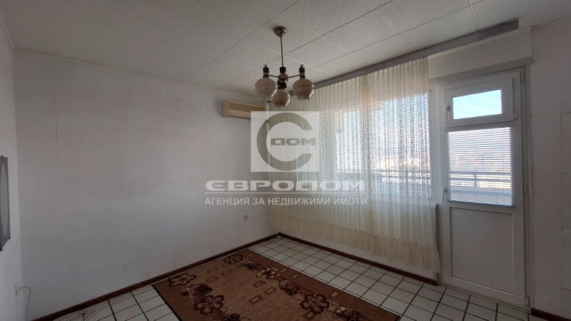 Продава 4-СТАЕН, гр. Казанлък, област Стара Загора, снимка 4 - Апартаменти - 53147410