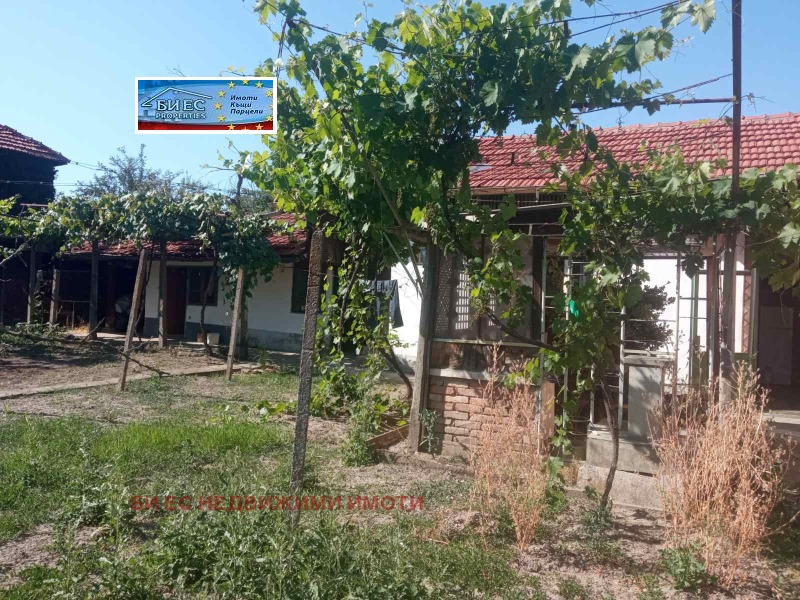 Продава КЪЩА, с. Дерманци, област Ловеч, снимка 12 - Къщи - 53080249