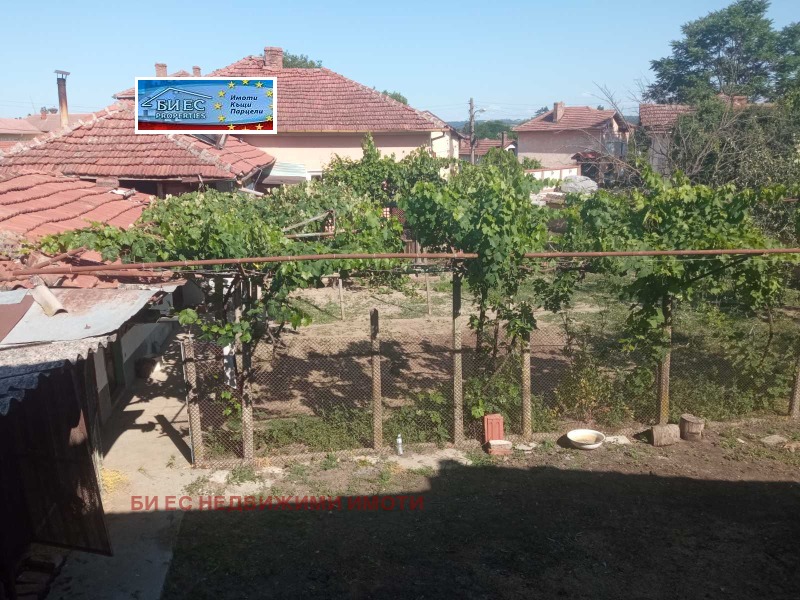 Продава КЪЩА, с. Дерманци, област Ловеч, снимка 3 - Къщи - 53080249