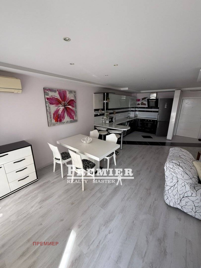 Продава 3-СТАЕН в област Бургас, с. Равда - 172 кв.м / 250 000 € » 488 957.50 лв., ПРЕМИЕР