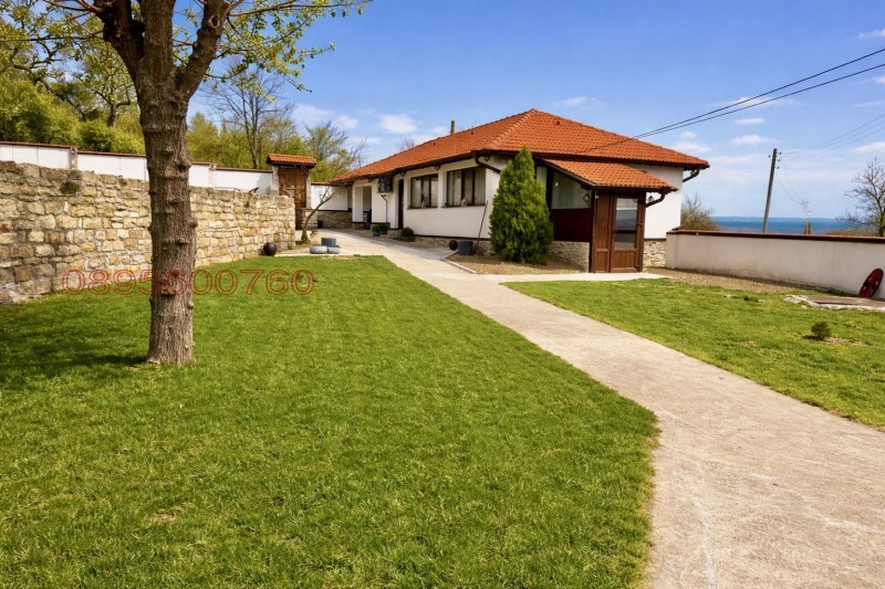 Продава КЪЩА в област Шумен, гр. Каспичан - 70 кв.м / 165 000 € » 322 711.95 лв.