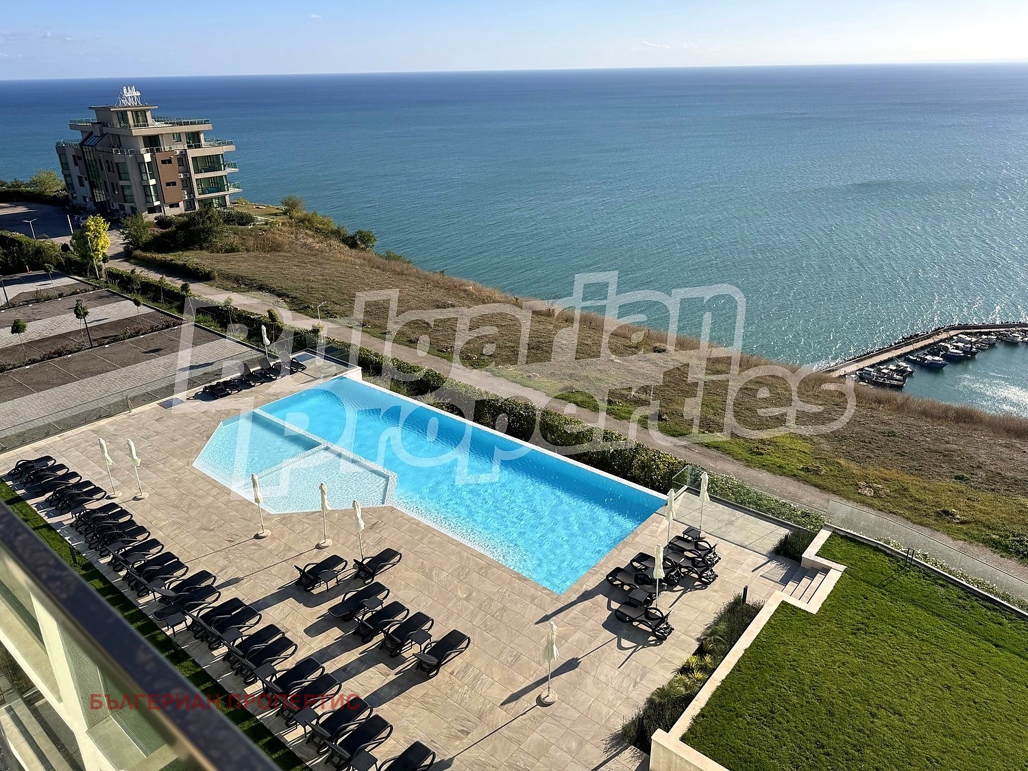 Продава МНОГОСТАЕН, гр. Каварна, област Добрич, снимка 2 - Апартаменти - 54777614