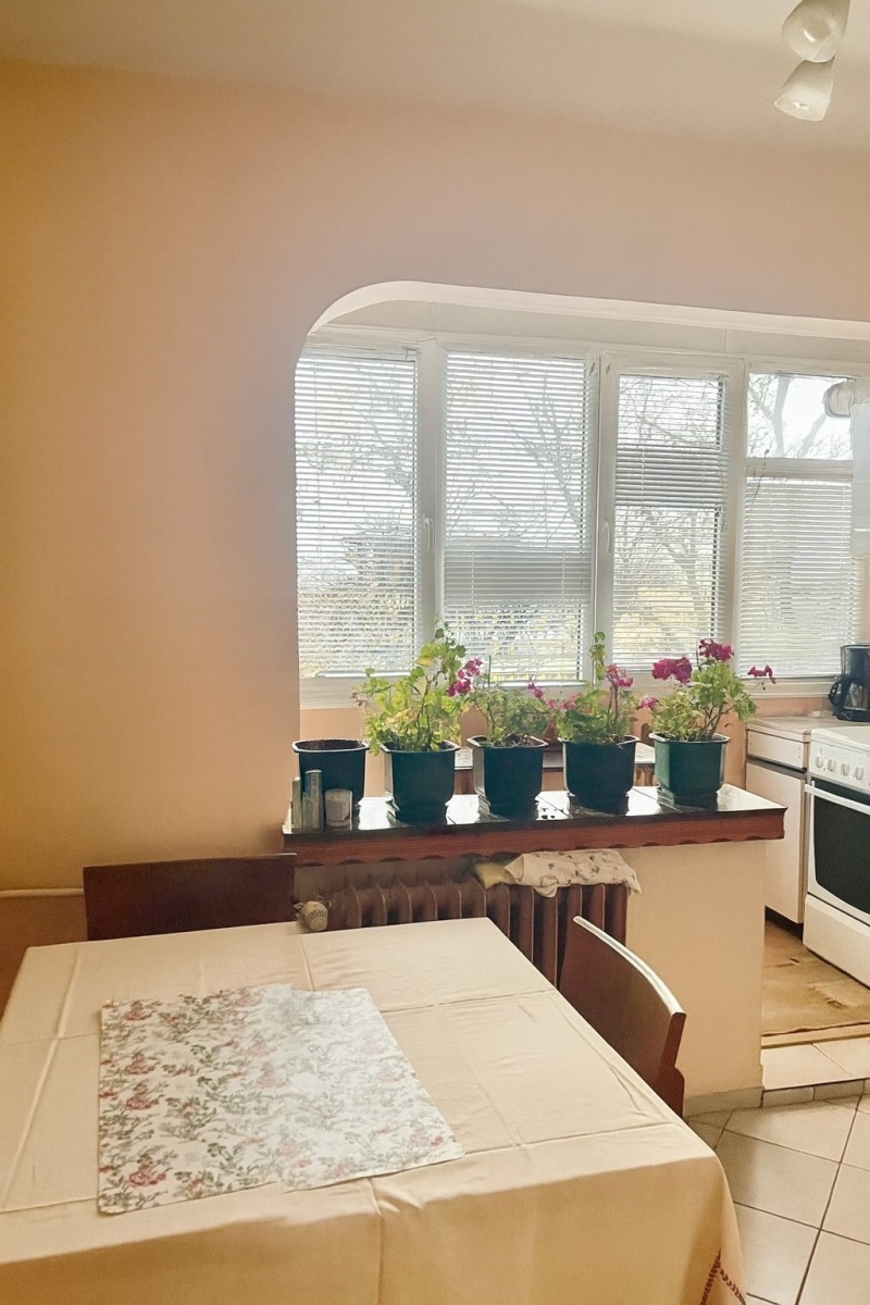 Продава 3-СТАЕН, гр. София, Връбница 1