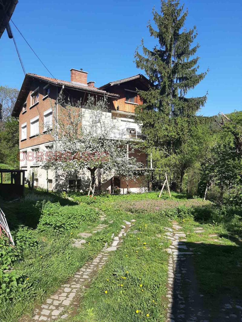 Продава КЪЩА, гр. Берковица, област Монтана, снимка 2 - Къщи - 54085447