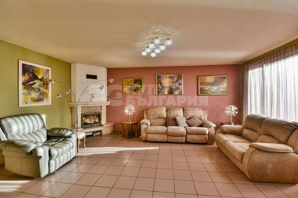 Продава КЪЩА, гр. Варна, Централна поща, снимка 3 - Къщи - 54299579