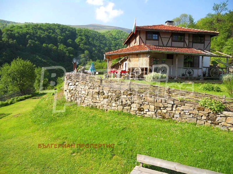 Продава КЪЩА в област Ловеч, с. Бели Осъм - 400 кв.м / 160 000 € » 312 932.80 лв., БЪЛГЕРИАН ПРОПЕРТИС