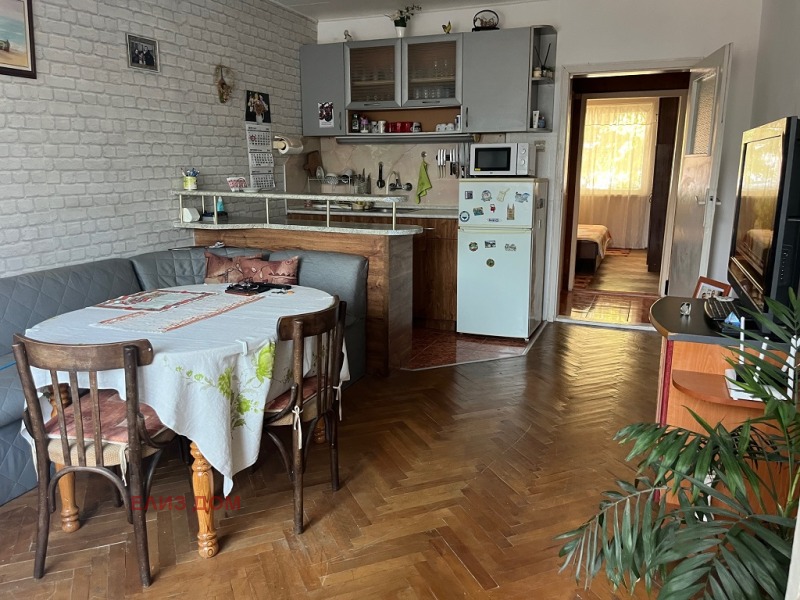 À vendre  2 chambres Varna , Levski 1 , 92 m² | 98414459