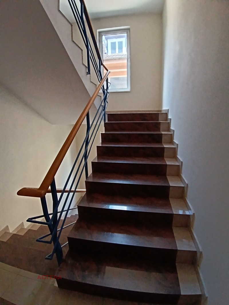 De vânzare  2 dormitoare Sofia , Poduiane , 124 mp | 36952385 - imagine [15]