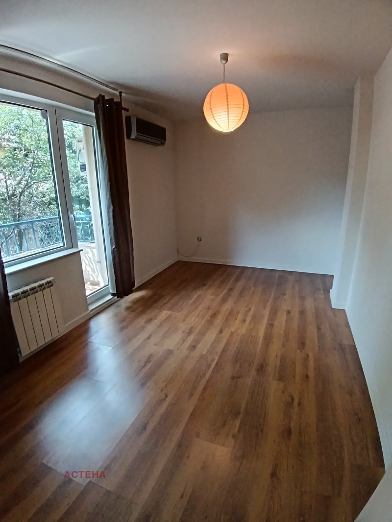 De vânzare  2 dormitoare Sofia , Poduiane , 124 mp | 36952385 - imagine [9]