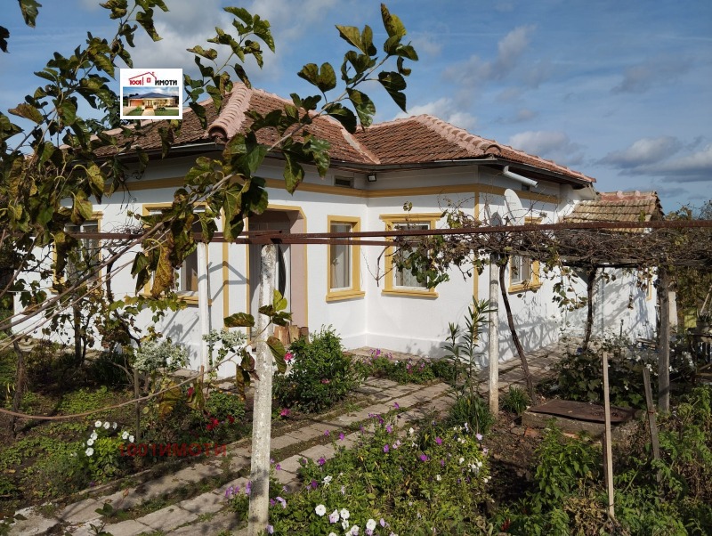 Продава КЪЩА, с. Писарово, област Добрич, снимка 13 - Къщи - 52665537