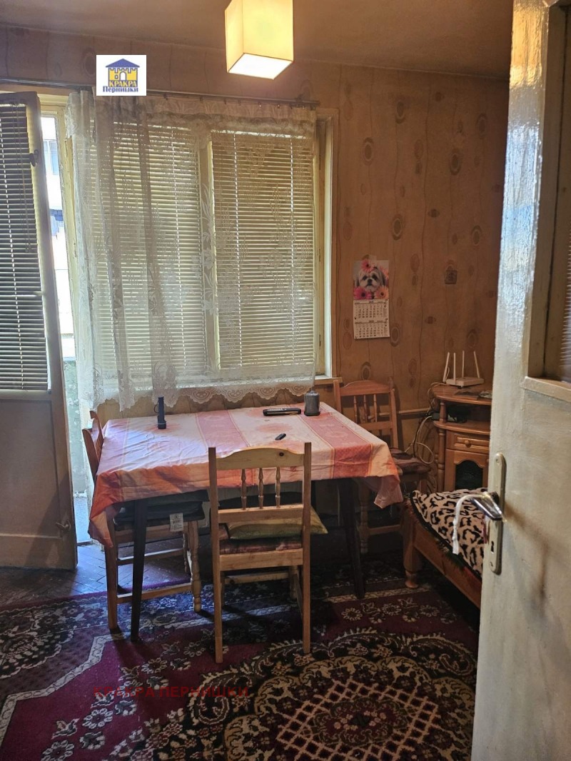 Na prodej  1 ložnice Pernik , Centar , 70 m2 | 31000041 - obraz [3]