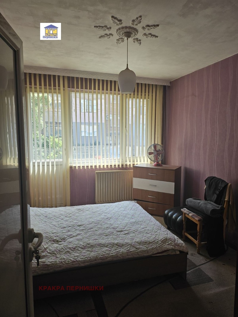 Na prodej  1 ložnice Pernik , Centar , 70 m2 | 31000041 - obraz [2]