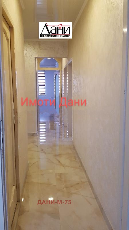 Продава МНОГОСТАЕН, гр. Шумен, 5-ти полк, снимка 9 - Aпартаменти - 49547852