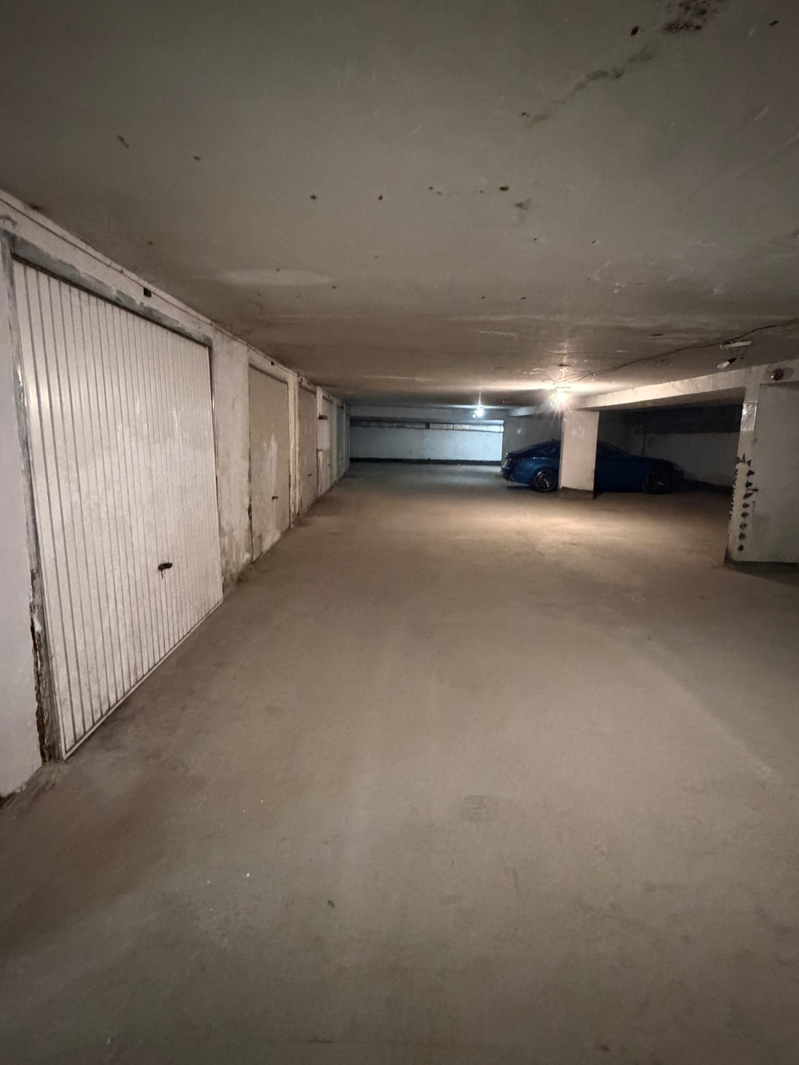 Продава ГАРАЖ, ПАРКОМЯСТО, гр. София, Люлин 9, снимка 4 - Гаражи и паркоместа - 55747807