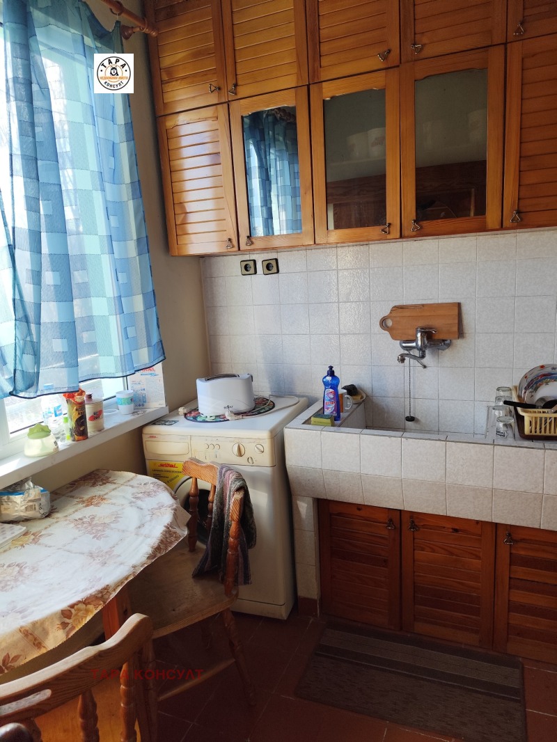 Продава 2-СТАЕН, гр. Троян, област Ловеч, снимка 3 - Апартаменти - 52397245