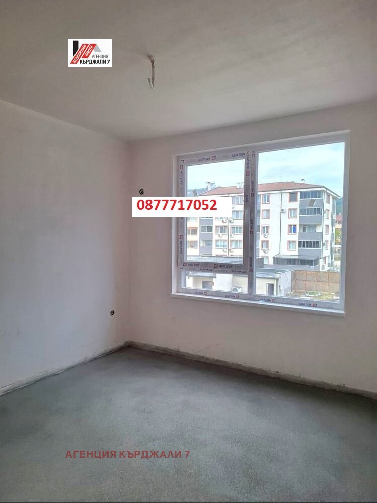 Продава 2-СТАЕН, гр. Кърджали, Възрожденци, снимка 2 - Апартаменти - 53992714