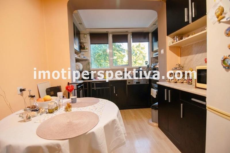 Продава 3-СТАЕН, гр. Пловдив, Кючук Париж, снимка 3 - Апартаменти - 56322957