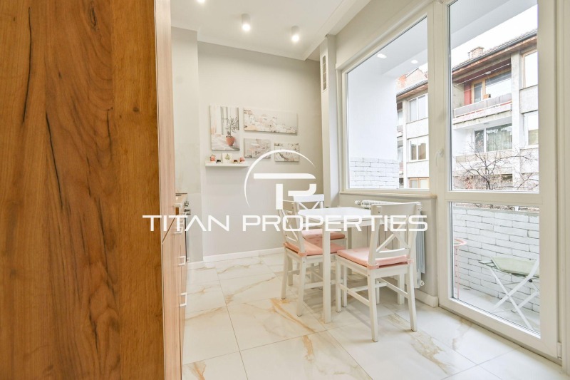 Продава МНОГОСТАЕН, гр. София, Център, снимка 6 - Апартаменти - 53022235