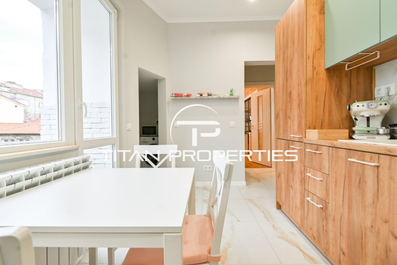 Продава МНОГОСТАЕН, гр. София, Център, снимка 8 - Апартаменти - 53022235