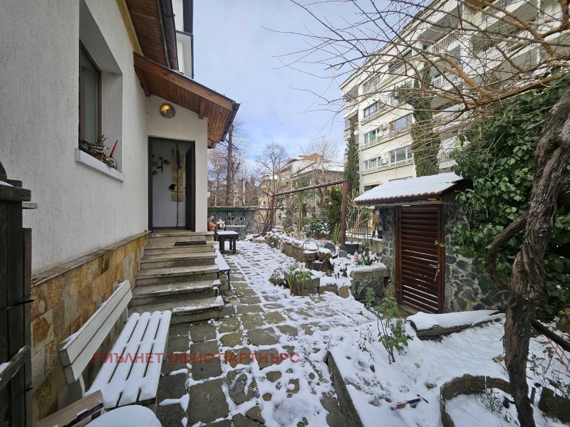 Продава КЪЩА, гр. София, Лозенец, снимка 2 - Къщи - 53166041