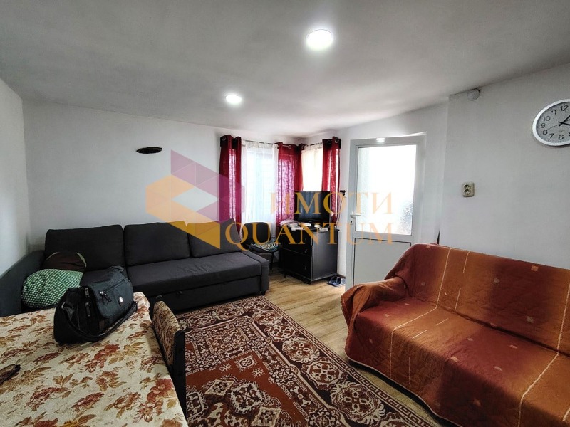 Продава КЪЩА, с. Болярци, област Варна, снимка 3 - Къщи - 53188161