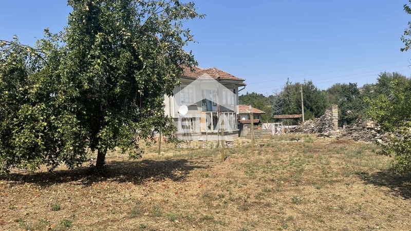 Продава КЪЩА, с. Ветринци, област Велико Търново, снимка 4 - Къщи - 56314311