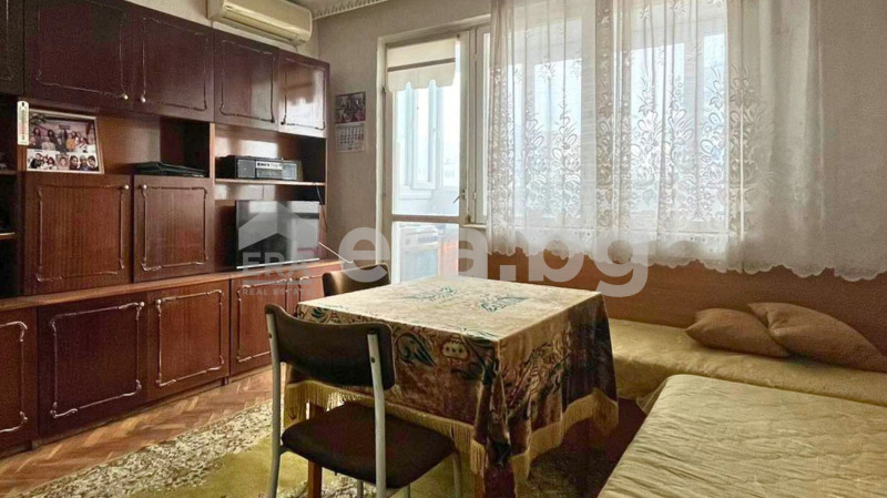 Продава 4-СТАЕН, гр. Търговище, Център, снимка 11 - Aпартаменти - 48197450