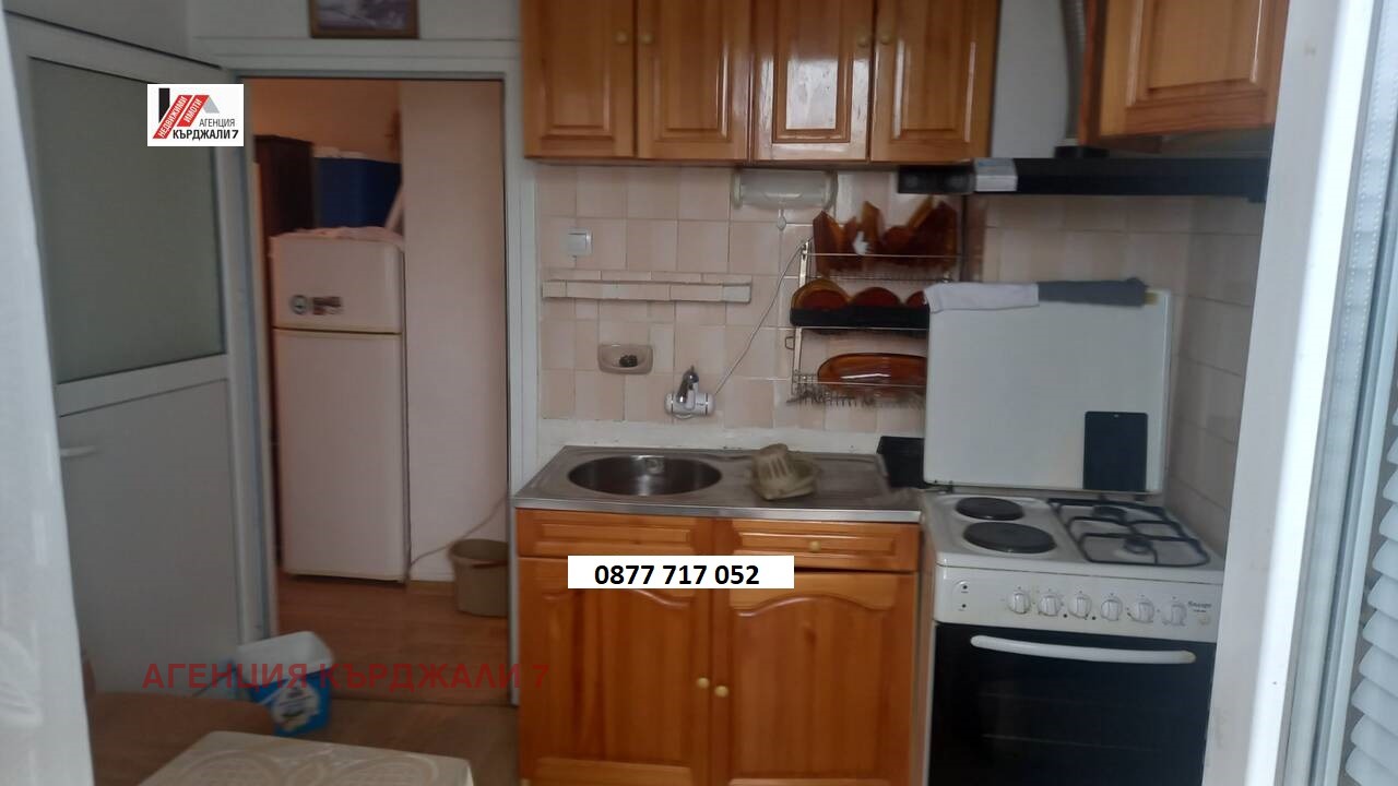 Продава 2-СТАЕН, гр. Кърджали, Център, снимка 8 - Апартаменти - 54105191